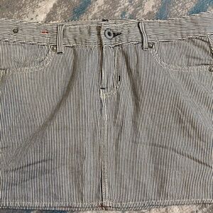 GAP 1968 size 8 pinstriped skirt